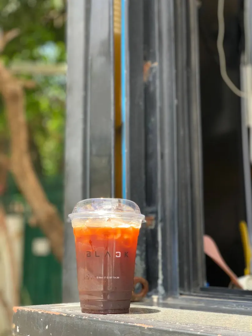 Layered iced fruit tea
